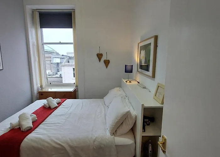 Grindlay Street Residence, 2 Bedroom, 2 Bathroom Apartment Close To Castle